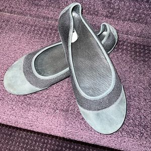 Patagonia performance footwear size 6.5 Womens black flats suede and mesh